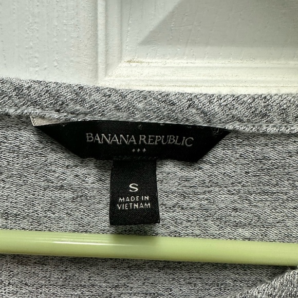 Banana Republic lightweight sweater - Picture 3 of 4